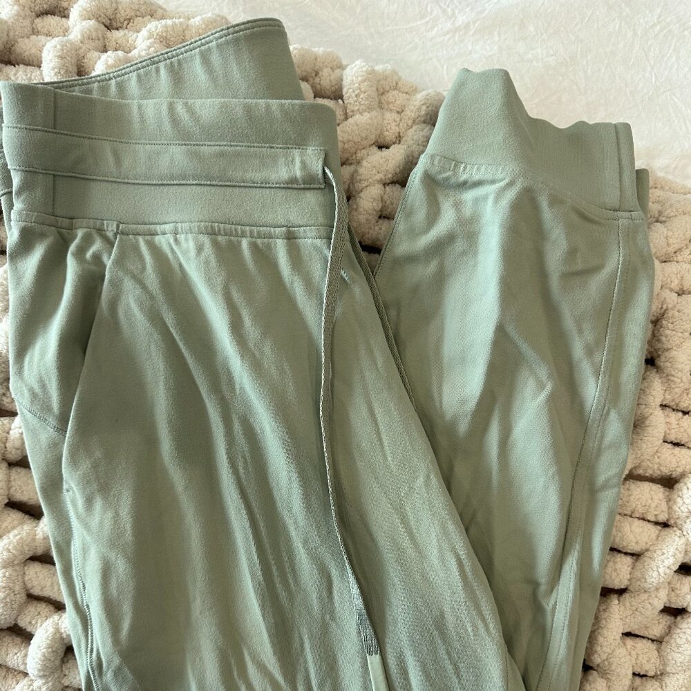 Lululemon Mid-Rise Joggers